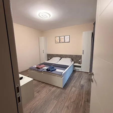 Danny Welcomes * Burgas