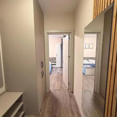 Apartment Danny Welcomes