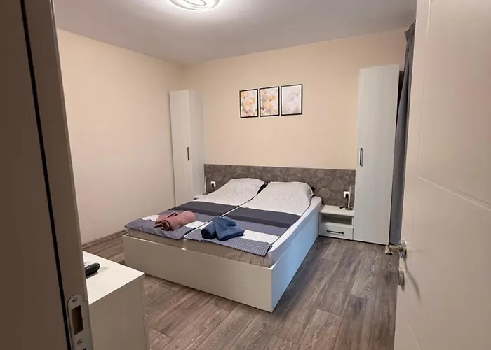 Danny Welcomes * 부르가스