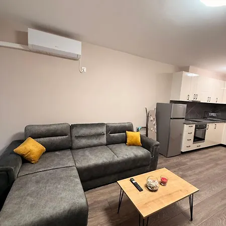 Danny Welcomes Lägenhet *