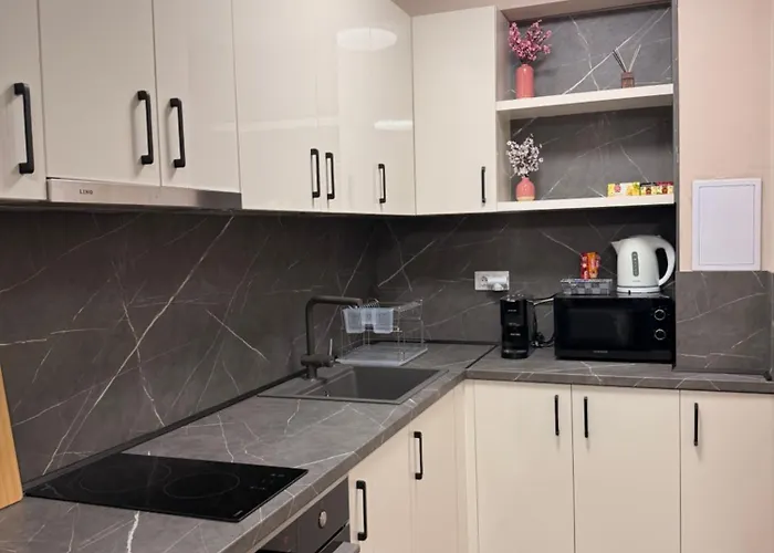 דירה Danny Welcomes *